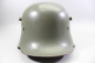 Preview: Deutscher M18 Stahlhelm mit Trägername und „Nobelriemen“ sowie Einheit Pionier-Bataillon 20 aus Hamburg – Harburg, ehem. Doppelemblem