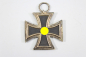 Preview: EK2 Eisernes Kreuz 2. Klasse 1939 unleserlicher Hersteller. Dreiteilig magnetisch.Originaler Fundzustand