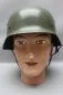 Preview: Apfelgrüner Stahlhelm M35 Wehrmacht mit Doppelemblem Hersteller ET mit Trägername