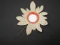 Preview: Abzeichen aus Papier - Blume mit HK - Tag der Arbeit