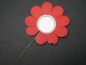 Preview: Abzeichen aus Papier - Blume mit HK - Tag der Arbeit mit Zettel