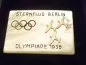 Preview: Badge "Sternflug - Berlin Olympiade 1936" in a case