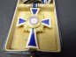 Preview: Mutterkreuz in Gold am Band im Etui. Hersteller A. Rettenmaier Schwäbisch Gmünd