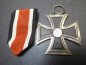Preview: EK2 Iron Cross 2nd Class 1939 from the manufacturer 109 for Walter & Henlein on the assembly line
