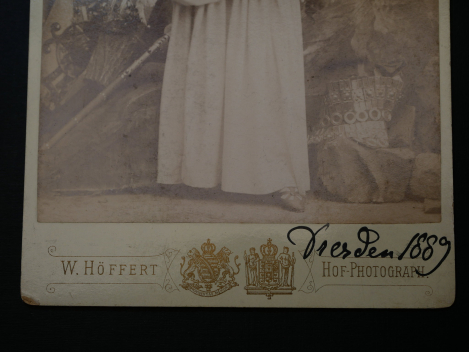 Autograph – Therese Malten (1855–1930) – hand-inscribed and signed cabinet photograph of the famous soprano and Wagnerian singer, 1889