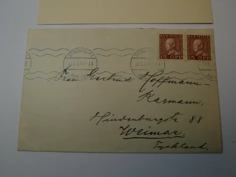 Autograph - Sven Hedin (1865 -1952) - eigenhändige Grußkarte sowie adressiertes Kuvert an die Sammlerin, 1937