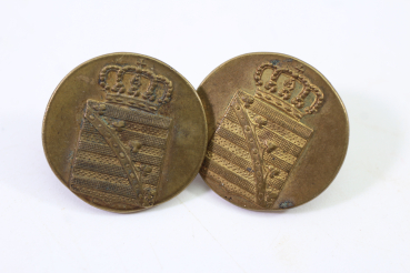 Preview: 2x Uniform Knopf mit gekrönte Wappen des Königreichs Sachsen.  1832 – 1836 , Bestand aus einer alten Uniformschneiderei