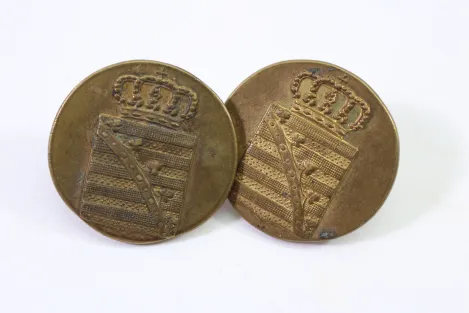 2x Uniform buttons 1832 - 1836 with the crowned coat of arms of the Kingdom of Saxony.