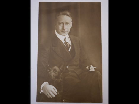 Autograph - Wilhelm Kronprinz von Preußen (1882 - 1951) - Portraitpostkarte, rückseitig handschriftlicher Text und eigenhändige Unterschrift von 1922