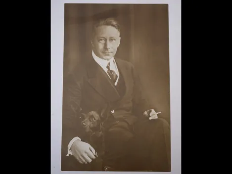 Autograph - Wilhelm Kronprinz von Preußen (1882 - 1951) - Portraitpostkarte, rückseitig handschriftlicher Text und eigenhändige Unterschrift von 1922