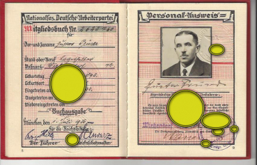 NSDAP - Mitgliedsbuch Nr. 2623760 für einen Mann aus Wietzendorf