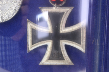Order of the PZ estate. Rgt. Großdeutschland, diorama with awards and cuff Großdeutschland in Sütterlin script