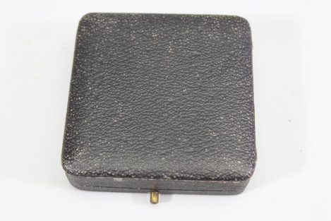 Eisernes Kreuz 1.Klasse 1939 Ek1 an Nadel "L/54" im Etui, Etui markiert