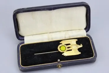 Golden badge of honor for higher officials and generals in a case 14 Carat