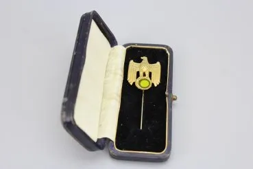 Golden badge of honor for higher officials and generals in a case