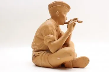 Hitlerjugend Blockflöte HJ Junge, Pimpf Masse Figur Höhe ca 17 cm, sitzend extrem selten Allach