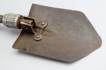 ww2 US Army folding spade with wooden handle, carrier abbreviation, stamped on the shovel with US,