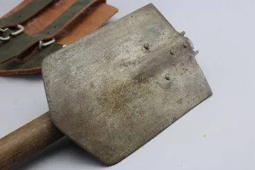 Very early Bundeswehr folding spade with wooden handle from 1959