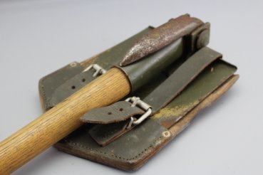 Very early Bundeswehr folding spade with wooden handle from 1965