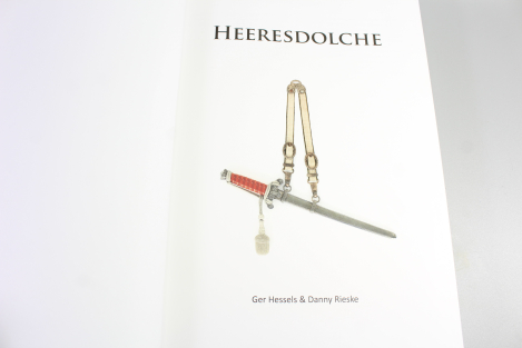 Preview: Heeresdolche – Referenzbuch für Sammler (Deutsch & Englisch) Von Ger Hessels & Danny Rieske | limitiert