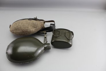 Wehrmacht M31 canteen with drinking cup - 1944