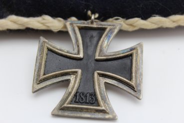 Ordenskissen eines Kämpfers mit Eisernem Kreuz 2. Klasse