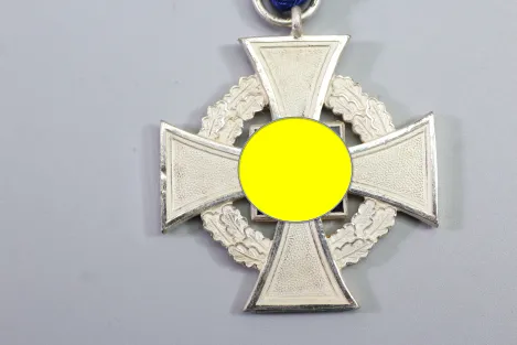 Loyalty Service Medal for 25 Years, Condition 1