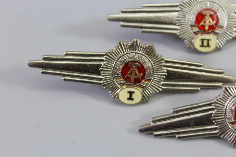East German Ministry of the Interior (MdI) People's Police Qualification Badge, Class 1, 2, and 3