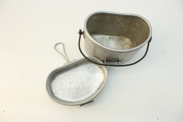 WW2 dinnerware, cookware