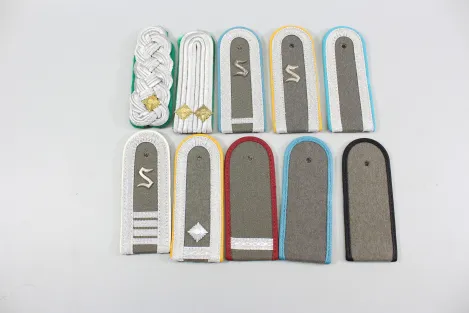 DDR NVA Konvolut Uniformteile und Uniformzubehör