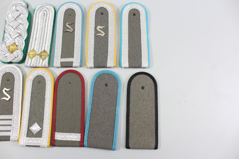 Preview: DDR NVA Konvolut Uniformteile und Uniformzubehör