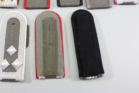 DDR NVA Konvolut Uniformteile und Uniformzubehör