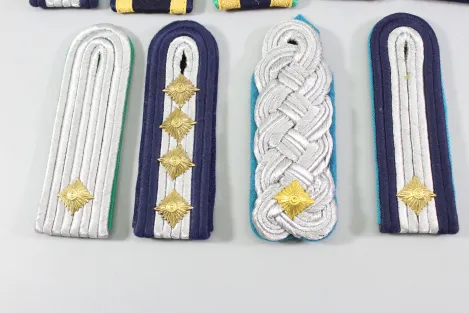 DDR NVA Konvolut Uniformteile und Uniformzubehör