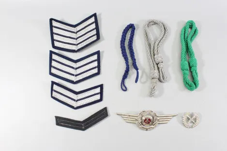 DDR NVA Konvolut Uniformteile und Uniformzubehör