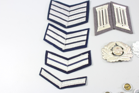 Preview: DDR NVA Konvolut Uniformteile und Uniformzubehör