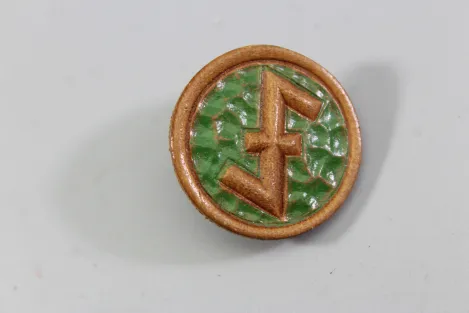 Wolfsangel. Leather badge. Year 1935/1936