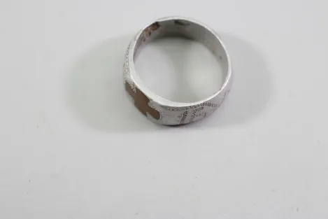 Patriotic ring with engraved numbers 14 and 16