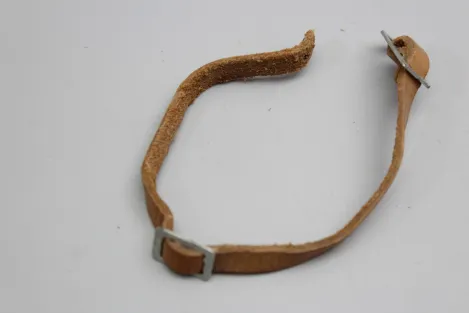 East German NVA AK-47 combat knife, leather bayonet lock for handle