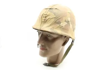 Ww2 US-Helm, Gefechtshelm mit Tarnbezug und Liner Innenhelm