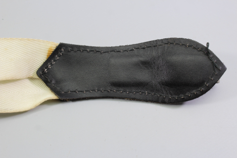 Preview: East German National People's Army (NVA) underbelt for a parade saber - saber, very good condition