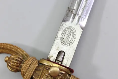 WW2 Kriegsmarine Offiziersdolch mit Portepee & Blitzscheide – F.W. Höller Solingen