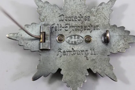 Originales Deutsches Feld-Ehrenzeichen Hamburg 11 im Top Zustand