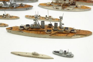 Kriegsmarine Togo NJL Nachtjagdtleitschiff 31 Schiffsmodelle wie U-Boot usw. aus Holz Maßstab 1:1000