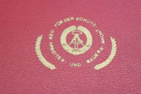 Original GDR / NVA Presentation Dagger (General’s Dagger) – "Ministry for State Security" – with Presentation Case