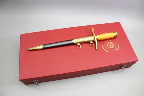 Original GDR / NVA Presentation Dagger (General’s Dagger) – "Ministry for State Security" – with Presentation Case