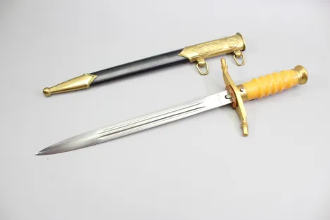 Original GDR / NVA Presentation Dagger (General’s Dagger) – "Ministry for State Security" – with Presentation Case