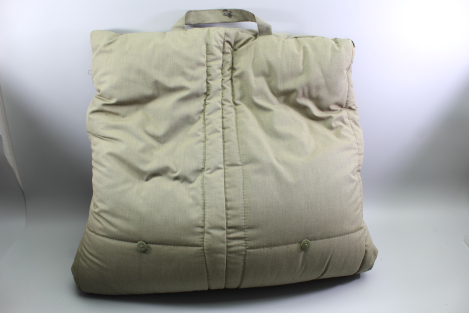 Preview: Original East German Army (NVA) Mummy Sleeping Bag for Officers – GDR Sleeping Bag with Mosquito Net