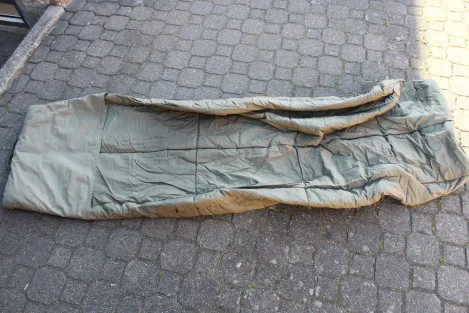 Original NVA Mumienschlafsack Offizier – DDR Schlafsack mit Moskitonetz