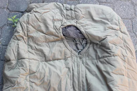 Original NVA Mumienschlafsack Offizier – DDR Schlafsack mit Moskitonetz