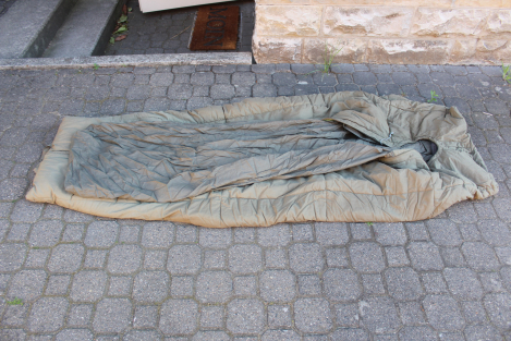 Original East German Army (NVA) Mummy Sleeping Bag for Officers – GDR Sleeping Bag with Mosquito Net